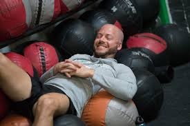 How To Become A Wall Baller In 3 Simple Steps Invictus Fitness Baller How To Become Ball Exercises