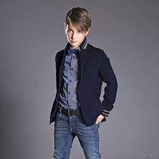 Primavera ed estate, di solito, portano con sé tante occasioni speciali, di festeggiamento e cerimonia. Metropolitan Elegance Kids Outfits Clothes Boy Fashion
