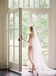 20 Breathtaking Veil Shots That Ll Make You Want To Wear One Boudoir Wedding Photos Morning Wedding Wedding Boudoir