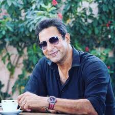 Wasim akram and waqar younis were undoubtedly the greatest exponents of swing bowling(reverse) unlike his contemproaries(shoaib akhtar, brett lee his battles with brian lara and sachin tendulkar were of legendary stuff. Qf8egi W3438qm