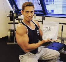 Последние твиты от ぱち(お吉川)『鬼と天国 再』連載中 (@8foooo). å‰å·ã²ãªã®ã®å­ä¾›ã¯ä½•äºº åå‰ã¯ å…„å¼ŸãŒå‡„ã„ã¨è©±é¡Œã«