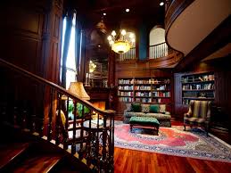 The Cherry And Walnut Wood Paneling Makes This Library Feel Rich And Opulent Luxury Home Design From In 2020 Luxury House Designs Million Dollar Rooms Luxury Homes