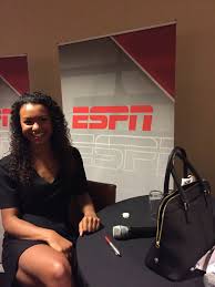 Her birthplace is oakland, california, usa, nationality is american and ethnicity is mixed. Nba Reporter Malika Andrews Who Has An Annual Salary Of 50 000 Is Single