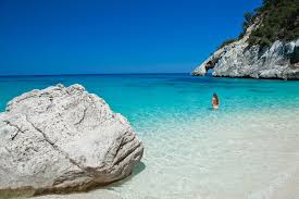 Vacanze estive, boom nelle spiagge: Sardegna regina d'Italia
