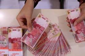 Mimpi diberi duit kertas yang banyak. Mimpi Dikasih Uang Kertas Togel Indonesia Gambling