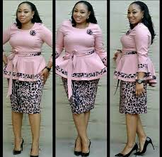 Vestes, pantalons et jupes de tailleurs en font ainsi partie, saison après saison. Soldes Ensemble Tailleur Femme Pagne En Stock