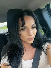 She loved life and it loved her right back🖤💋