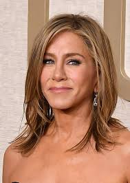 4 Unflattering, Aging Hairstyles Women Over 50 Should Avoid—And 4 Trendy  Ones To Try Instead: Boxy Bobs, More