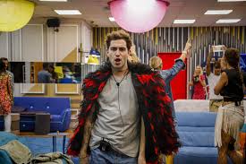 Stavo camminando per strada quando una donna ha iniziato a insultarmi dandomi del f****o. sono le parole pubblicate sulla pagina instagram di tommaso zorzi. Ritratto Di Tommaso Zorzi Da Riccanza A Stronzanza La Paccottiglia Pop Glam Del Gf Vip Il Riformista