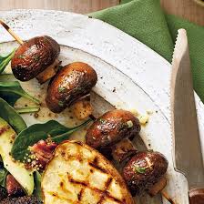 Recette De Brochettes De Champignons A L Ail Coup De Pouce Vegetable Recipes Recipes Cooking