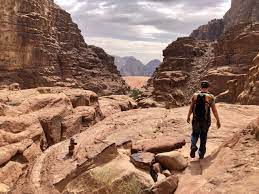 En 1994, la jordanie est devenue le deuxième pays arabe à reconnaître israël. Wadi Rum Jordanie Escalades En Terres Bedouines Helyum