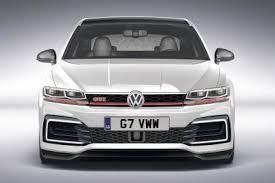 New Mk8 Vw Golf Gti Shapes Up Pictures Volkswagen Golf R Volkswagen Touran Golf Gti