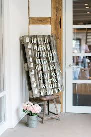 Kreative Sommerhochzeit Mit Tollen Ideen Fur Kinder Sommerhochzeit Hochzeit Tischplan Tischordnung Hochzeit