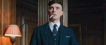 A gangster family epic set in 1919 birmingham, peaky blinders centres on a gang who sew razor blades in the peaks of their caps, and their fierce boss tommy shelby, who means to move up in the. Verscharfte Corona Regeln Peaky Blinders Endet Dwdl De