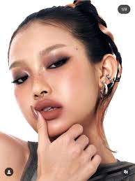 Claire Angus (clairelangus)