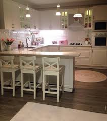 الصدمه عند البنات تجي خالتها تقول لها انتي محجوزه لولدي ويكون ولدها يشبه كل الاشياء الا الانسان Beer Home Decor Kitchen Kitchen Interior Kitchen Decor