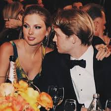 The singer has been nominated for her role in cats. Love T Taylor Swift Joe Alwyn Golden Globe Awards In 2020 Taylor Swift Boyfriends Taylor Swift Facts Taylor Swift Style