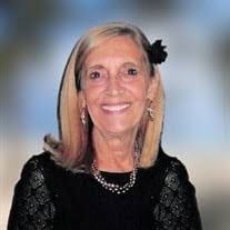 Marie Kaminski's Instagram, Twitter & Facebook