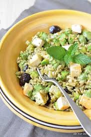 Insalata Di Avena E Zucchini Con Tofu Olive E Pesto Di Menta Tofu Ricette Cibo Vegetariano