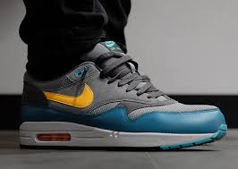 Nike Air Max 1 Essential Cool Grey Catalina Laser Orange Sneakernews Com Nike Air Max Air Max Air Max 1