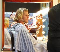 Esquire türkiye | i̇lkbahar 2019 | loris karius. Loris Karius Saclarini Kestirdi