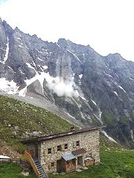 Es ist ein kleines, persönlich geführtes haus und bietet 20 gästezimmer. Grosser Felssturz Im Valsertal Tirol Orf At