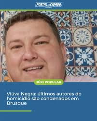 Uma quitinete foi consumida por um incêndio na noite deste domingo (17), no  bairro Nova Brasília, em Brusque. O Corpo de Bombeiros foi acionado para  combater o fogo em uma edificação multifamiliar