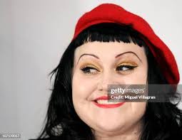 108 photos et images haute résolution de Beth Miguel