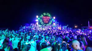 The full moon party takes place on the island of koh phangan in the gulf of thailand. Top 8 Things To Know About The Full Moon Party In Thailand Akbar Travels Blog