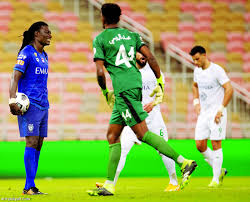 وفي الدقيقة 77 أطلق نجم وسط ميدان الهلال. W52 Rbbz9rw61m