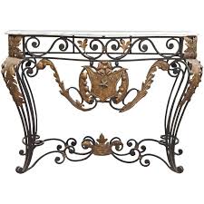 Console en fer forgé dessus marbre impeccable. Wrought Iron Console In Louis Xv Style With White Marble