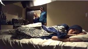 Nur 2 episode 1 adam dan nur memulakan kehidupan mereka sebagai pengantin baru, adam juga mempunyai misi untuk menyelesaikan masalah di sekolah darul mukhsin yang berada di kemungkinan ditutup. Azhan Rani Kongsi Siapa Sebenarnya Pelacur Rm30 Yang Buat Penonton Geram