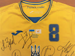 Там уже запреты сформулированы куда более чётко. V Sankt Peterburge Proveryat Prodazhu V Suvenirnyh Magazinah Formy Sbornoj Ukrainy Po Futbolu Smi Glavkor