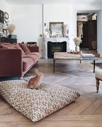 Le Charme D Antan Revisite Dans La Maison Du Pati Tdco Magazine Meuble Living Maison Decoration Salon Couleur