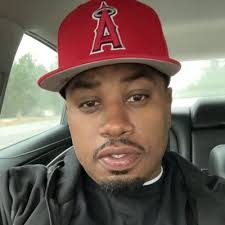 Robert Carroll (@RobCInTheGym)