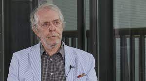 A former editor at the national football league, he has written more than 50 books for all ages. Davidson Gigliotti Zkm