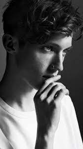 Troye Sivan Tumblr Troye Sivan Portrait Blue Neighbourhood