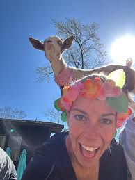 Had a wonderful time in North Carolina this weekend at my final Declaration  of Independence 😂. Boating, colonial outfits and a little goat yoga. I'm  blessed to have the best friends! Back