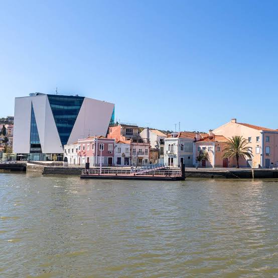 Lisboa yakınında 37 kişinin barınma sorunu: Vila Franca de Xira'da yıkım ve yeniden yerleştirme tartışması