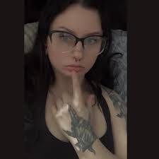 Chrystal Ashley's Instagram, Twitter & Facebook