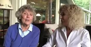 3.je regrette que tu(partir) bientôt. A Voir Clemence Desrochers Recoit Un Hommage Extraordinaire A Bonsoir Bonsoir Et La Sequence Devient Virale Tele Monde De Stars