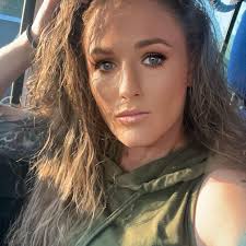 Chrissy Wallace finished 2nd to car owner Jeremy Mayfield tonight in  Virginia #stapleton42