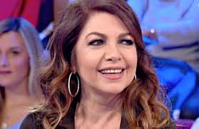 Qui clikate perchè non riesco a postarla e merita. Cristina D Avena Chi E Eta Altezza Compagno Figli Instagram Puglia24news It