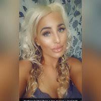 Roxanne Shirley's Instagram, Twitter & Facebook