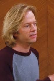 Just Shoot Me: Season 7, Episode 9