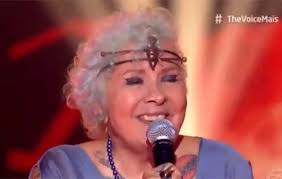 His voice is so emotional that even simon started to cry. Emocao Aumenta Em Nova Fase Do The Voice Ofuxico