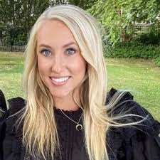 Candice Starks's Instagram, Twitter & Facebook