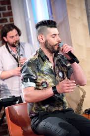 Ο χρήστος νινιός στο μουσικό κουτί. O Stamaths Kraoynakhs H Mariza Rizoy Me Special Guests Toys Xrhsto Gerontidh Kwsta Mpoygiwth Sto Moysiko Koyti Ths Ert1 Tetarth 19 05 2021 Deite Prwtoi Tria Yperoxa Binteo Grafeio Typoy Ert