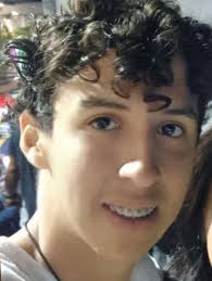 🟢Joven estudiante está desaparecido🟢 Axel Alejandro Alava, de 16 años de  edad , está desaparecido. sus familiares están desesperados al no saber  dónde se encuentra, y porqué no ha regresado a casa.