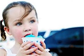 Candy Snow's Instagram, Twitter & Facebook